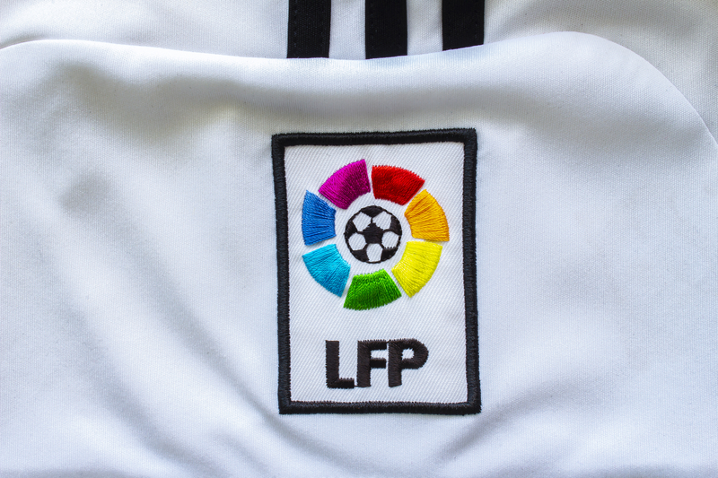 LFP-Logo auf weißem Trikot